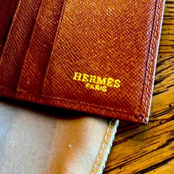 HOST PICK🎉NWOTHermes Calfskin wallet. Pouch/card&box.Seude interior&signage. - Picture 4 of 12